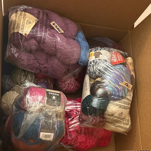 Colorful Yarn Collection - Picture 7 of 7